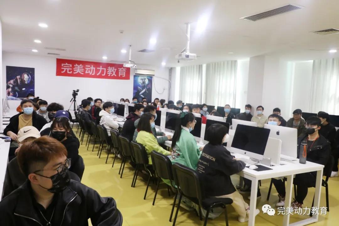 奧睿森公司來(lái)完美動(dòng)力教育宣講現(xiàn)場(chǎng)照